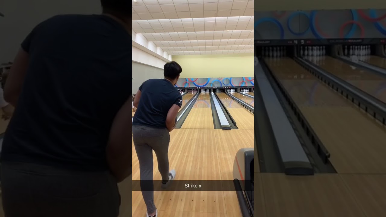 Fun time ! Bowling at Singapore 🇸🇬 