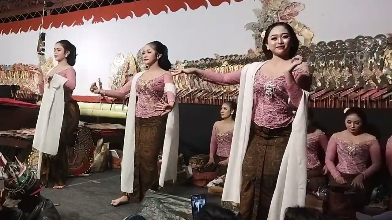 Sinden Cantik Kuda-kudaan