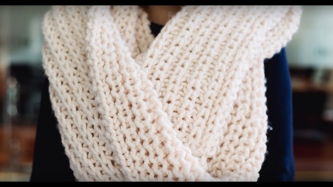 How to Loom Knit an Easy Infinity Scarf (DIY Tutorial) 