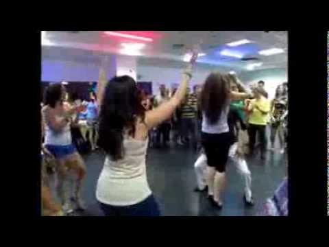 מעגל יומולדת ללאורה - מרנגה, בצ'אטה, קיזומבה, זוק, למבדה, פוהו, סלסה, סמבה, רגאטון latin dances list