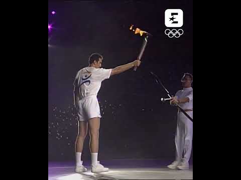 L'incroyable allumage de la vasque olympique en 92 #shorts #Olympics #Paris2024 #Olympics2024