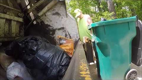 Garbage Man GoPro- EZ Pack Apollo Hopper Shots (Sill Mount)