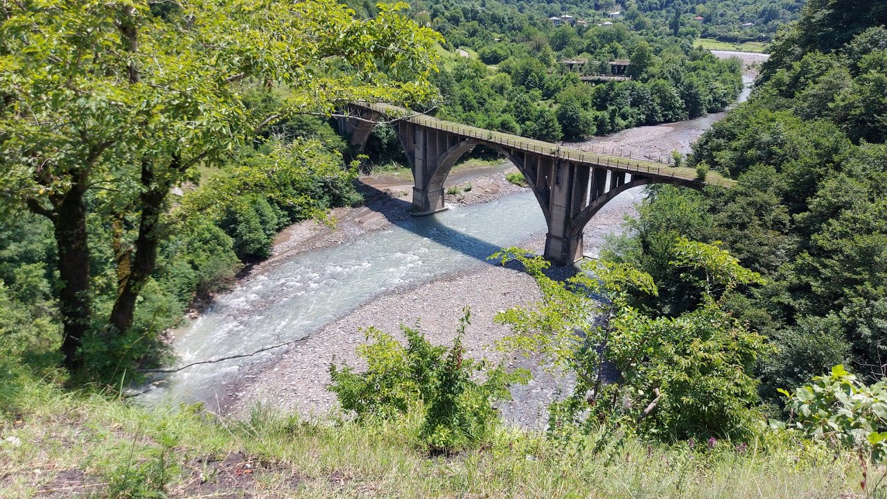 Абхазия. Ткуарчал. Акармара. Джантуха - водопад "Золотоносец". - YouTube