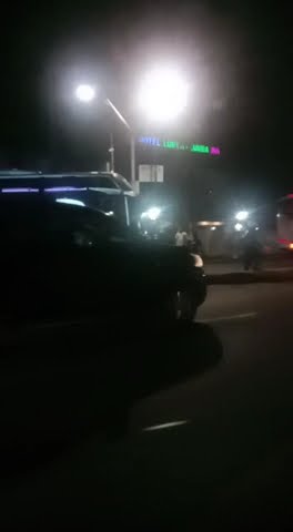 Malam Takbiran di Pintu Keluar Bis Terminal Bungurasih