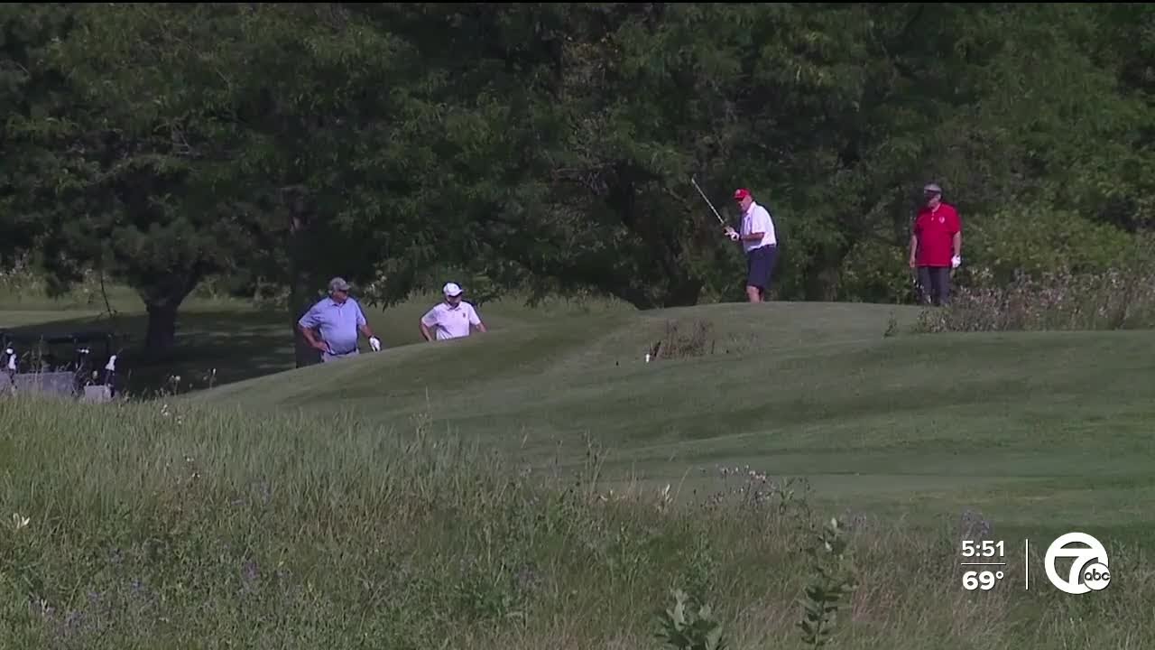 titans-golf-outing-raises-scholarship-money-for-u-of-d-mercy-students