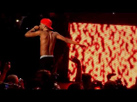 Big Sean & Nicki Minaj - Dance (A$$) LIVE!! (8-31-13)