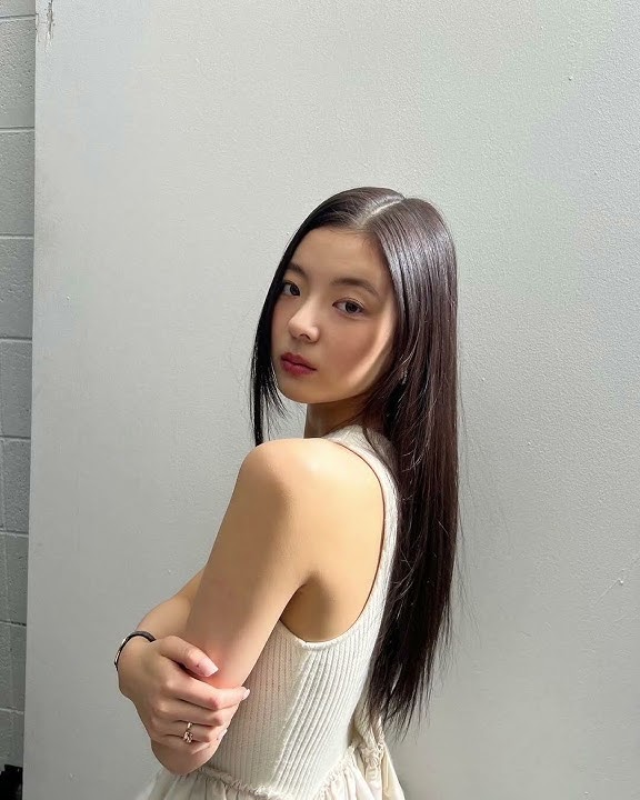 lia looking gorgeous!! #lia #itzy #cheshire #korea
