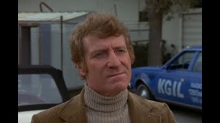 Does Actor Clive Revill Resemble David Warner? Freakazoid