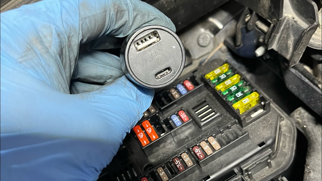 BMW F30 F3x bezpiecznik zapalniczki | BMW F30 cigarette lighter fuse ...