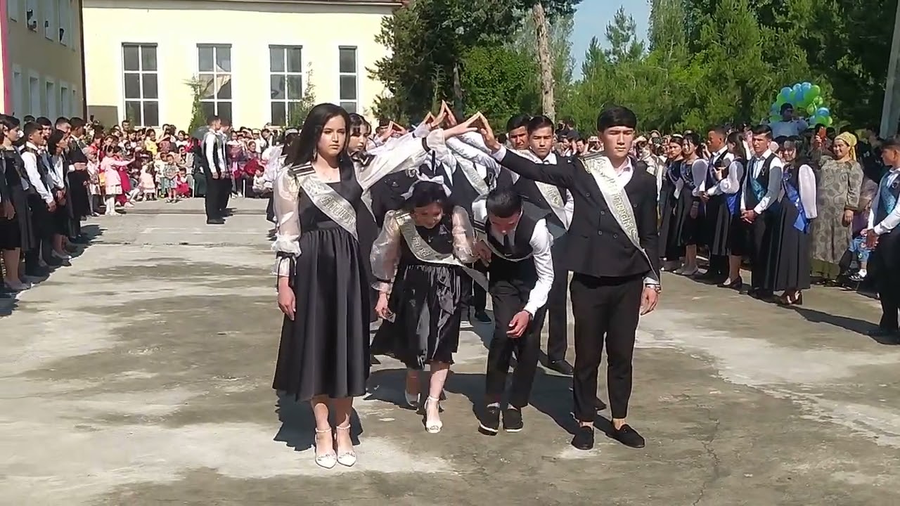 Toyloq tumani 45-oʻrta maktabning 11-A sinf bitiruvchilari. 25.05.2024