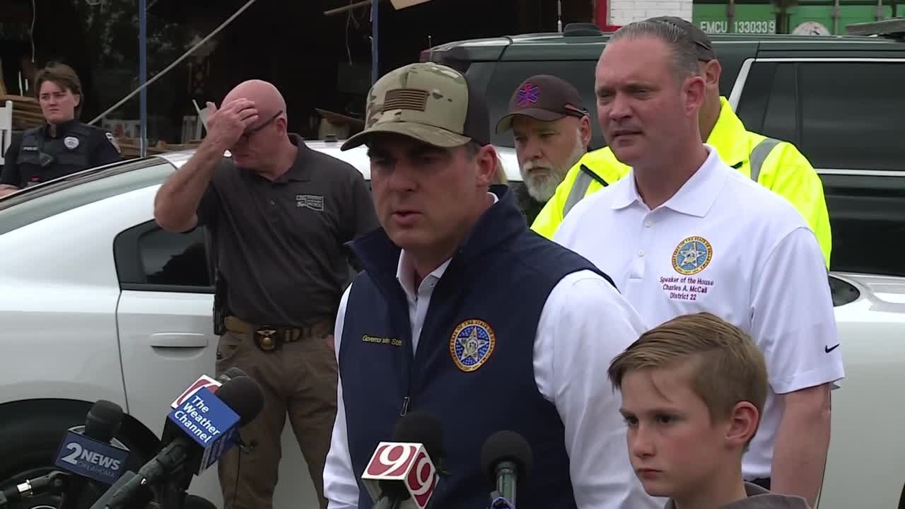 Gov. Kevin Stitt holds news conference in Sulphur after devastating ...