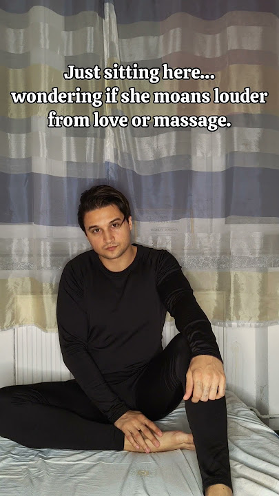 Cuma duduk di sini... penasaran apakah dia mengerang lebih keras karena cinta atau pijatan. #sensual #keintiman #sentuhan