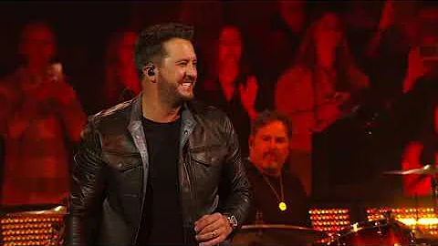 Luke Bryan Performs a Medley of Hits - The CMA Awards