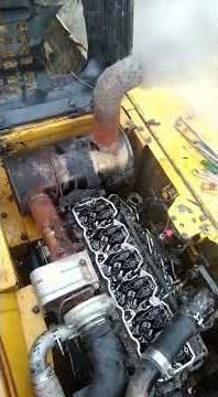 Suara engine kasar dan asap putih.excavator Komatsu. #shorts  @Belajarmekanikpemula