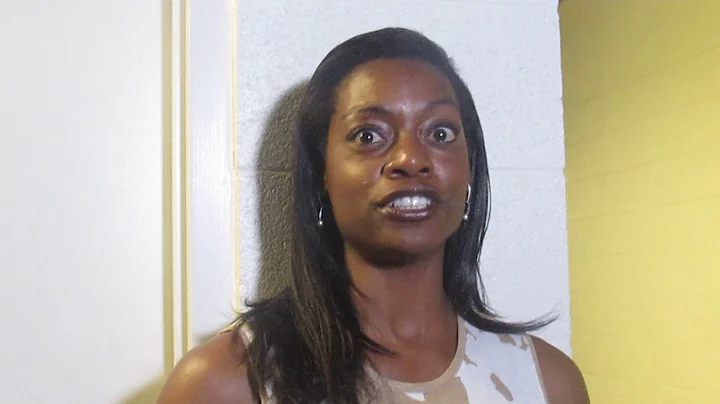 Backdoor Cut: @wnbachicagosky Amber Stokes presser...