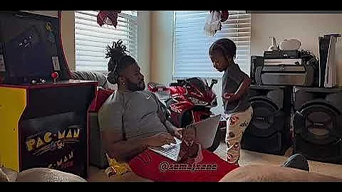 daddy asked could he borrow $2 until tomorrow. Maj: Just wait til tomorrow then🤣😂 #fyp #foryou