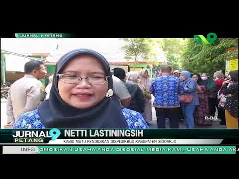 PULUHAN WALI MURID SDN JUWET KENONGO SIDOARJO DEMO, TOLAK RENCANA PUNGUTAN YANG DINILAI MEMBERATKAN