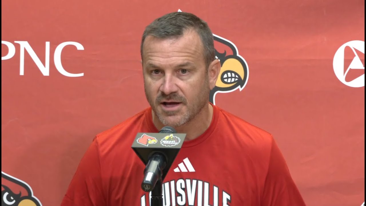 Смотреть | Тренер женской баскетбольной команды Университета Луисвилля Джефф Уолц делится летними...