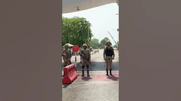 گوجرنوالہ میں پاکستان آرمی کے جوانوں پر پھول نچھاور کیے جا رہے ہیں Youtube Youtubeshorts 