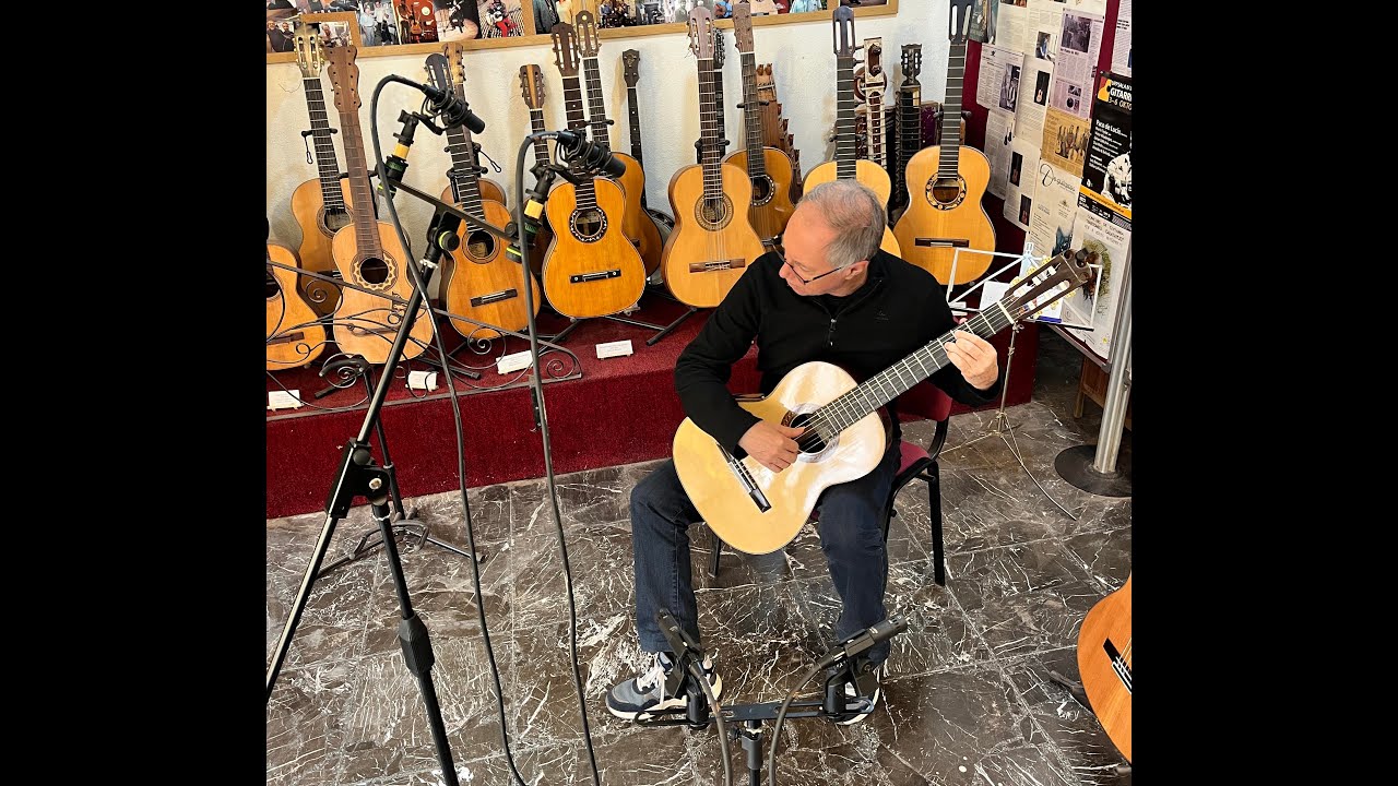 Testing guitars by Luthier Antonio Morales Nogués