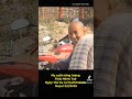 sáng nay những hình ảnh Thầy MT bộ hành môt minh đi khất thực gieo duyên ở Thủ đô Kathmandu Nepal.