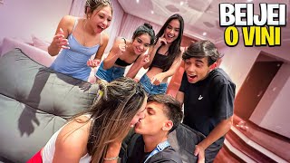 Beijei O Vini Na Frente Dos Meus Amigos