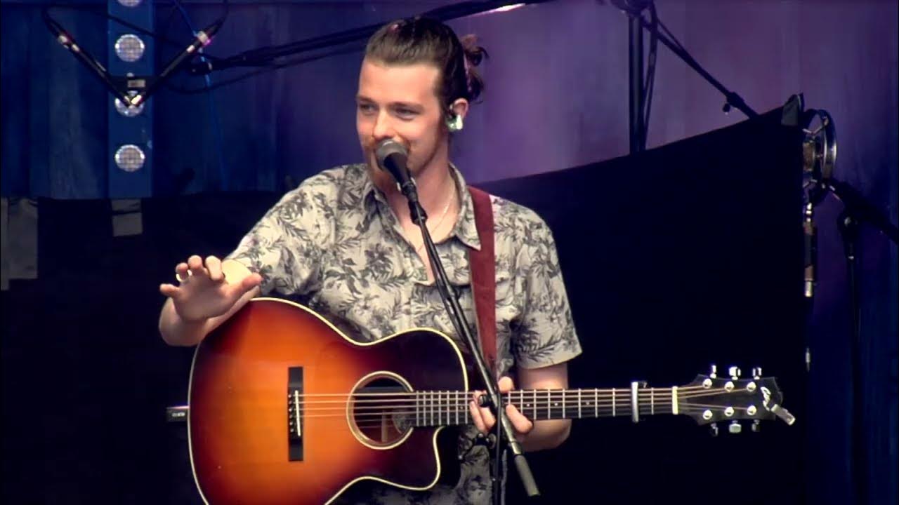 We Banjo 3 - Shine On (Live at Merlefest) We Banjo 3 - Shine On (Live at Merlefest)