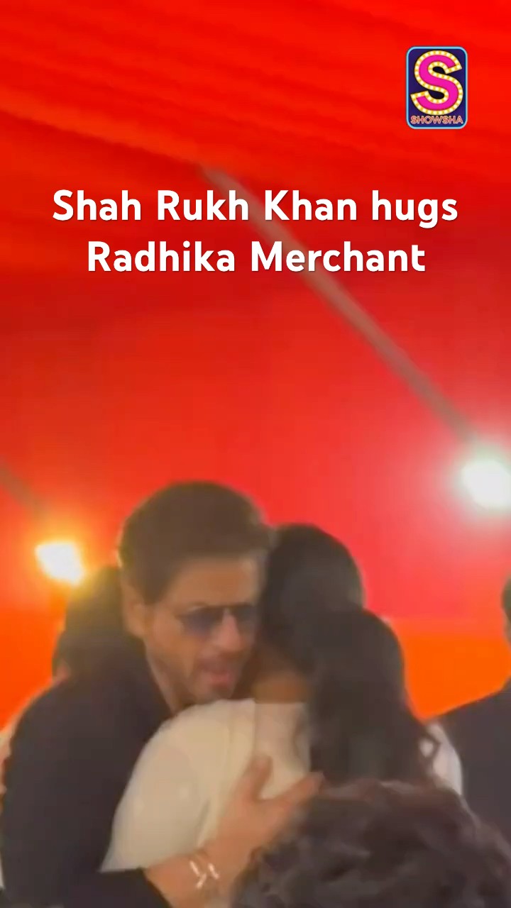 Shah Rukh Khan Shares A Warm Hug With Radhika Merchant At The MAHA Swearing-in Ceremony | N18S