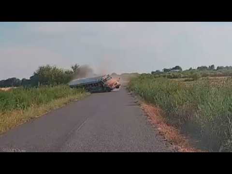 1 Sanger ISD student dies in school bus crash