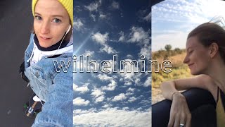 Miniatura del video "Wilhelmine - Das Mädchen mit der Latzhose (Vertical Video)"