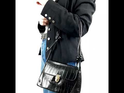 Жіноча невелика класична сумка 21*14*8.5 см Чорна, видео 1