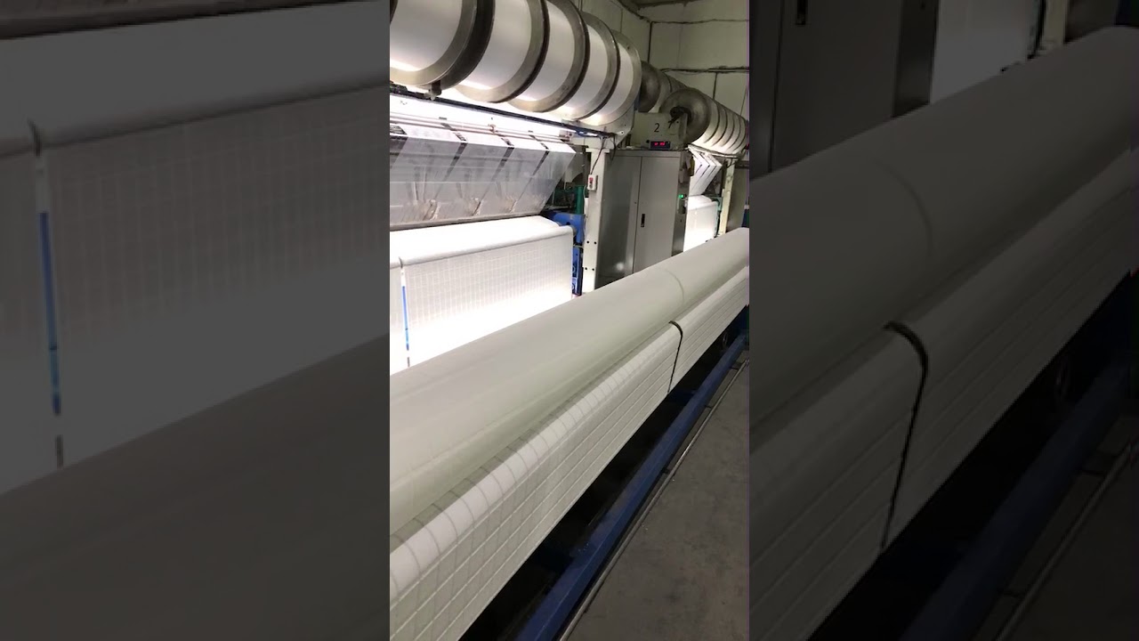 Warp knitting machine