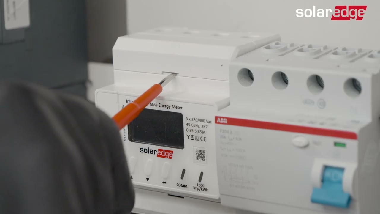 Installatie van de SolarEdge 3-fase Inline Meter | Nederland