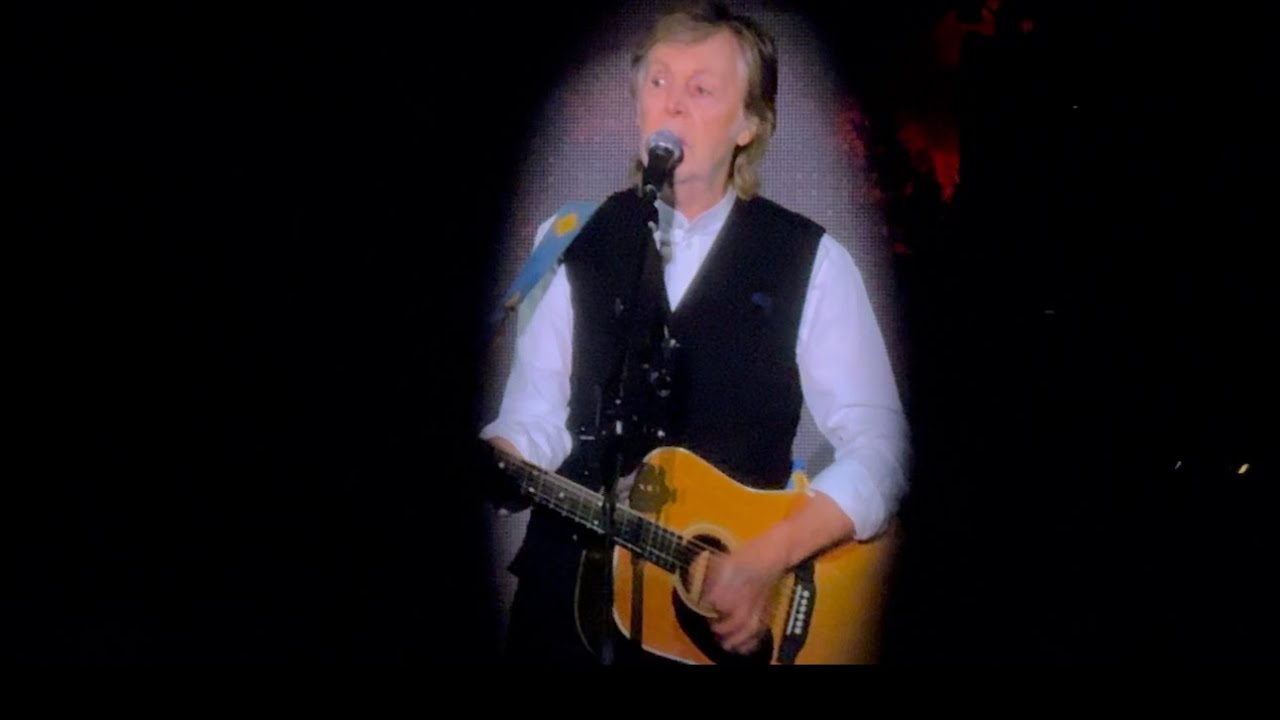 Paul McCartney “Blackbird” Live in Las Vegas October 4, 2025 - YouTube