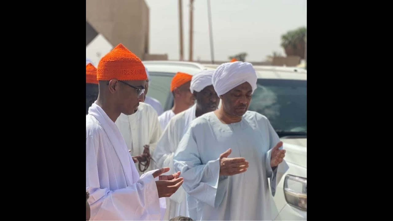 فصلينا بِتَسْلِيمٍ وَشُكْرٍ  *  ونلنا صُحْبَةَ الْبَدْرِ اقْتِفَاءًا  . الصادق الزين. طبقة