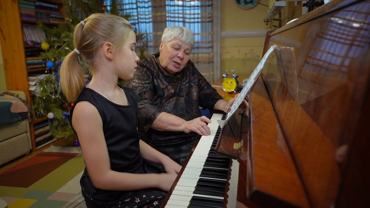 Подготовка к конкурсу. И.С.Бах, маленькая прелюдия фа мажор. Работа над произведением.