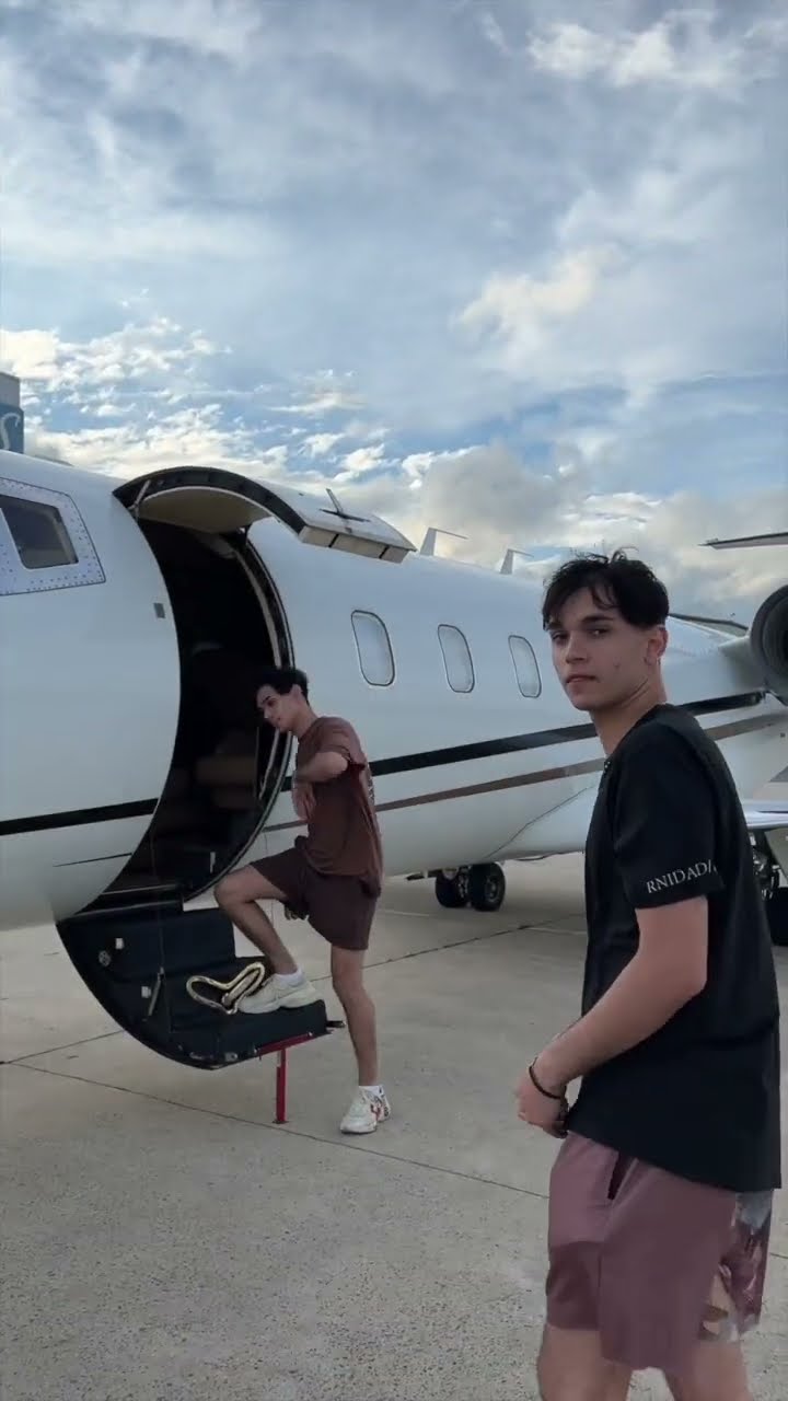 where we flying? ✈️