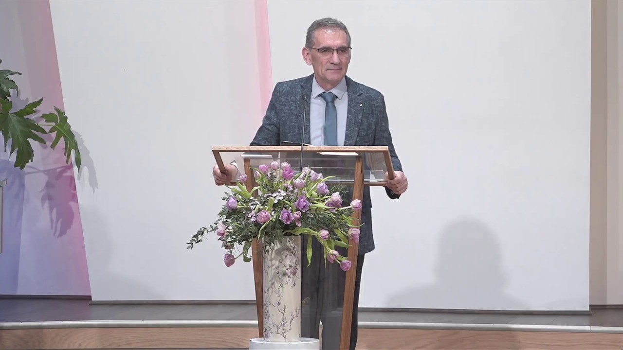 Valentin Dănăiață - Iov, la început au fost... întrebările