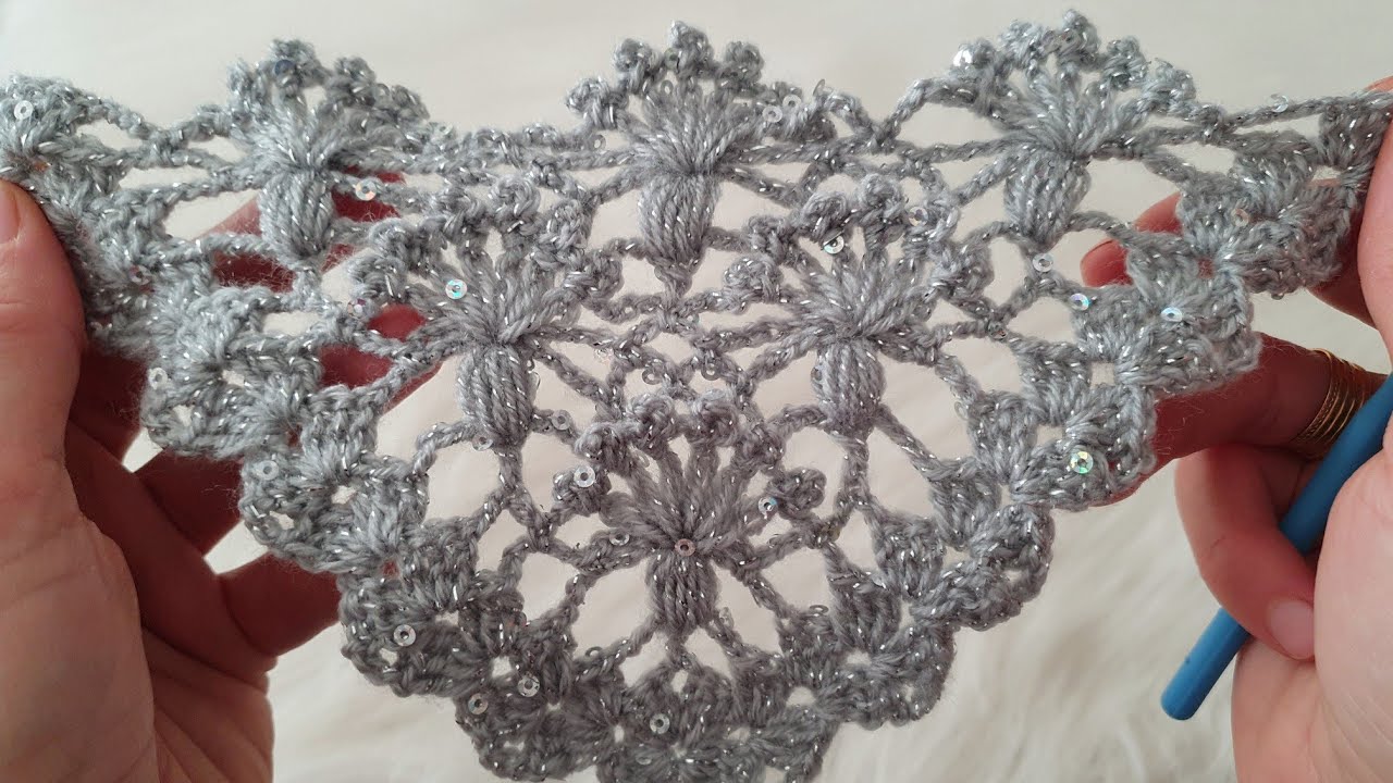 Вам понравится гармония цвета и модели ✅️Модели треугольных шалей крючком ✅️