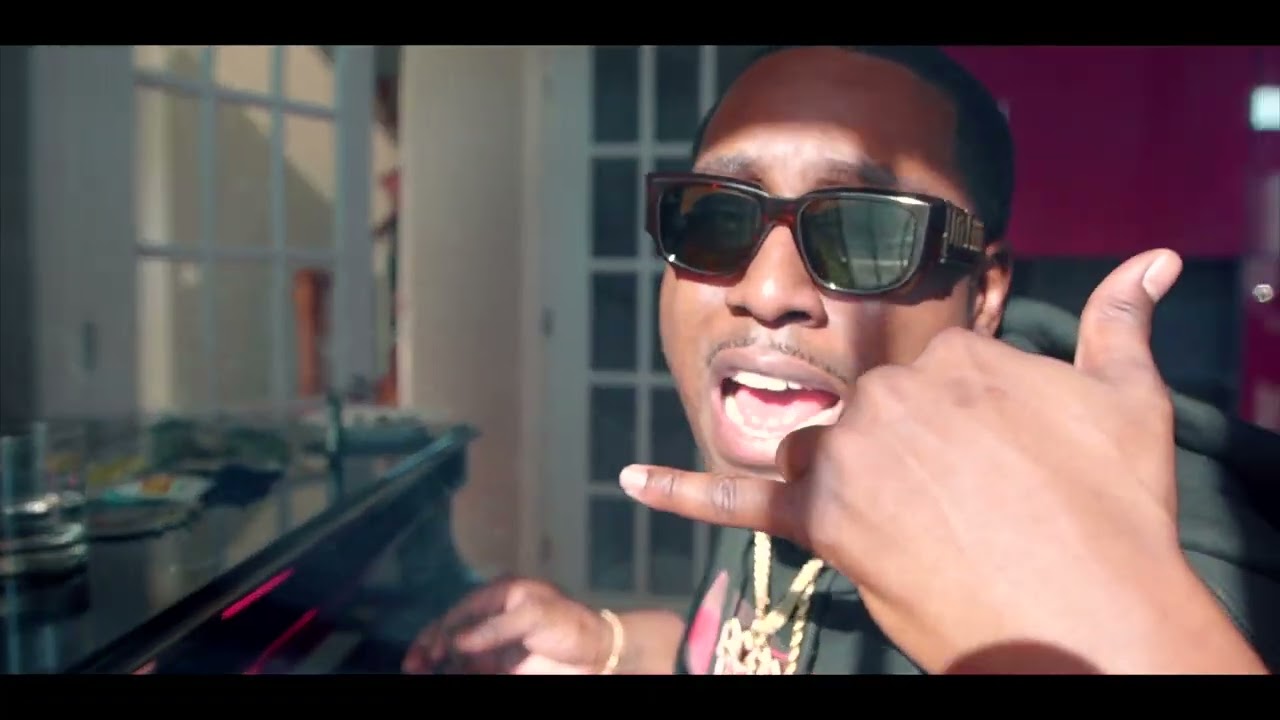 ACJC - BUGS (official video) adlı videoyu YouTube'da izle ACJC - BUGS (official video) adlı videoyu YouTube'da izle