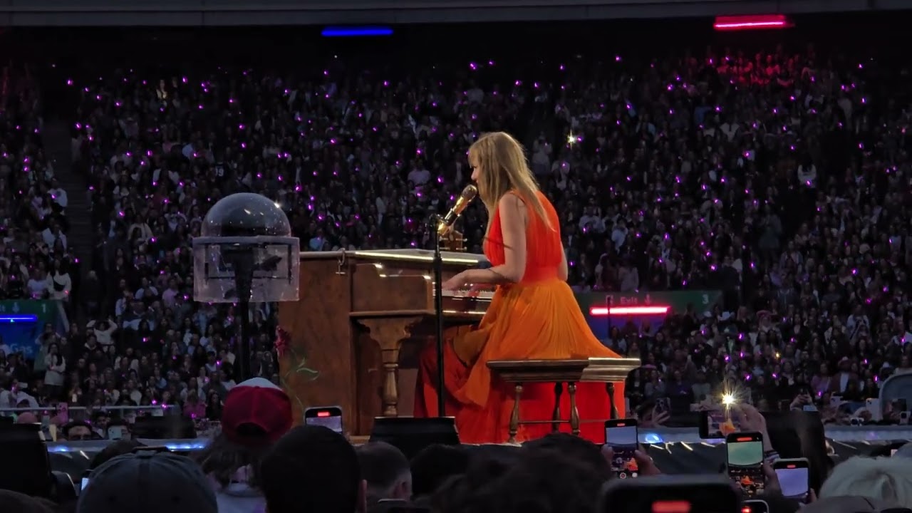 Taylor Swift - 'All of the Girls You Loved Before/ Crazier' Live (The Eras Tour, Edinburgh, Night 2)