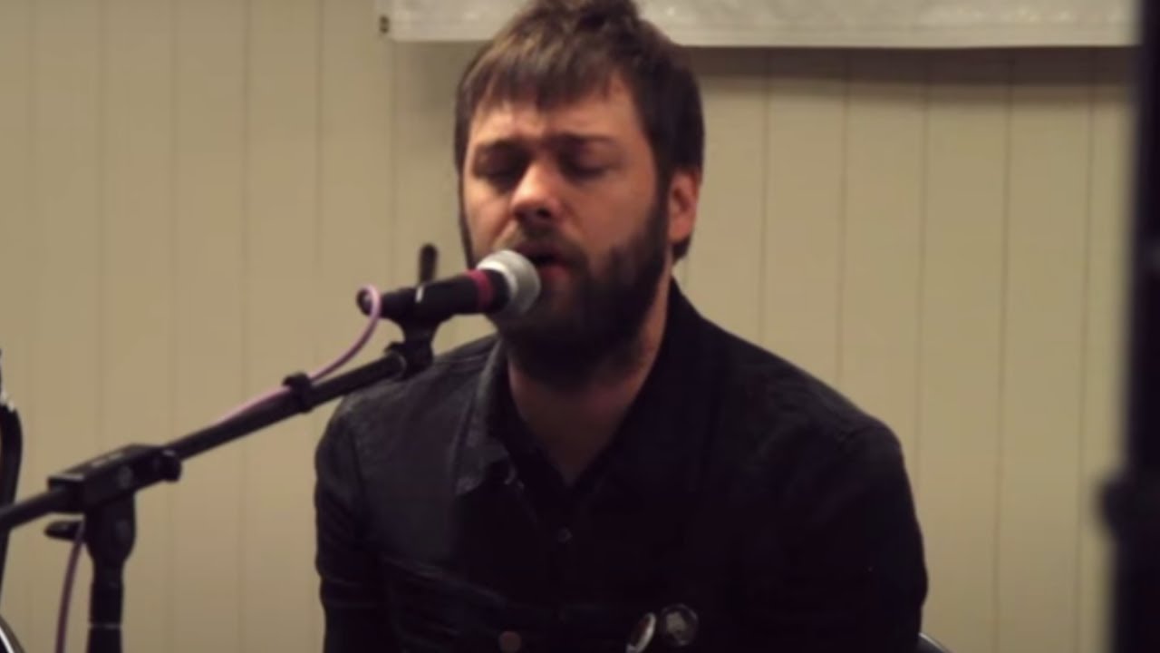 Kasabian - Full Performance (Live from The Big Room) - YouTube