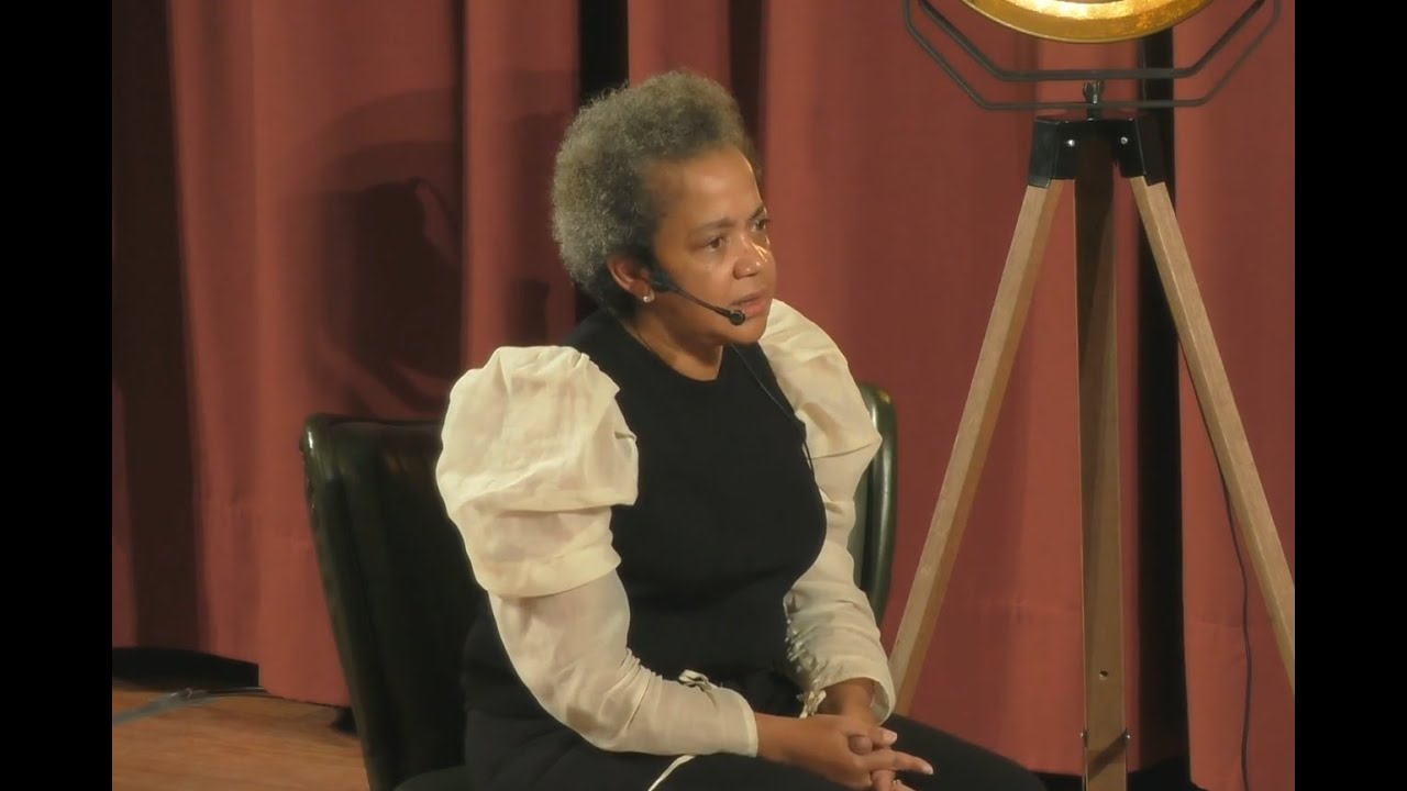 Lessen voor de 21ste eeuw: lezing Bambi Ceuppens - YouTube