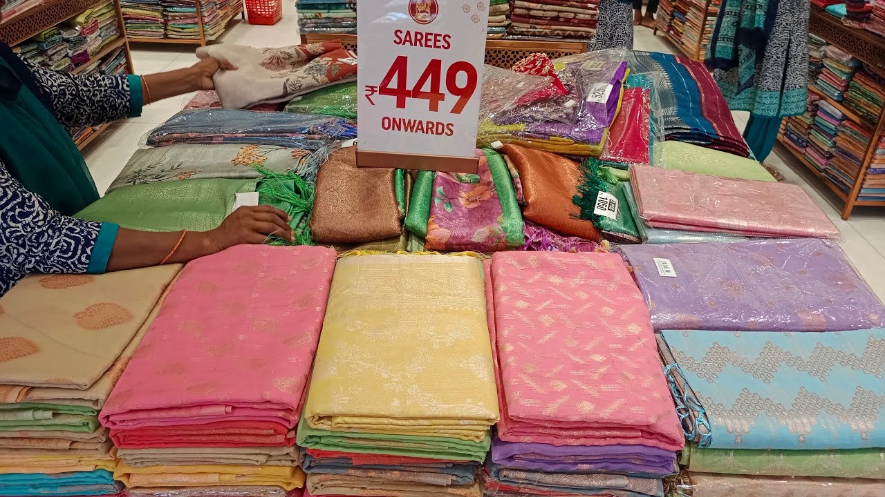 Новые сари в торговом центре Ченнаи 