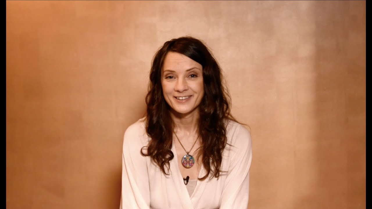 Isot tytöt ottaa anaali seksiä