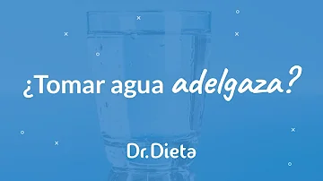 ¿Beber menos agua adelgaza?