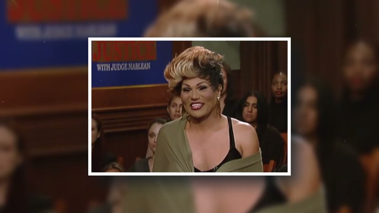 Отец подал в суд на директора школы за исключение дочери из школы из-за ее дрэг-карьеры!