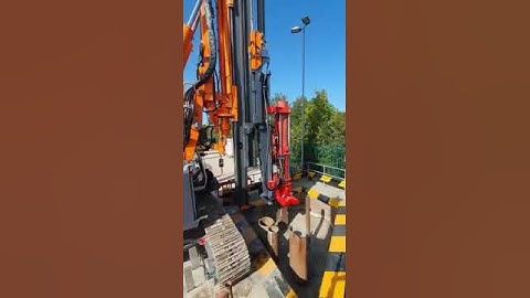Fambo HR5000 impact hammer on RTG RG21T telescopic leader rig