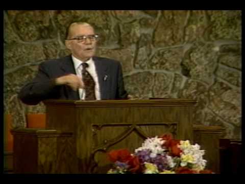 Major Ian Thomas, Excerpt 1 "Rediscovering Christ" (Torchbearers.or...
