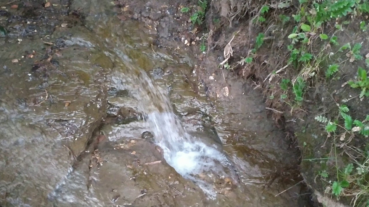 Родник закамск. Ледяной водопад в Закамске. Водопад Закамск Пермь. Водопад в Закамске Пермь. Замерзший водопад в Закамске.